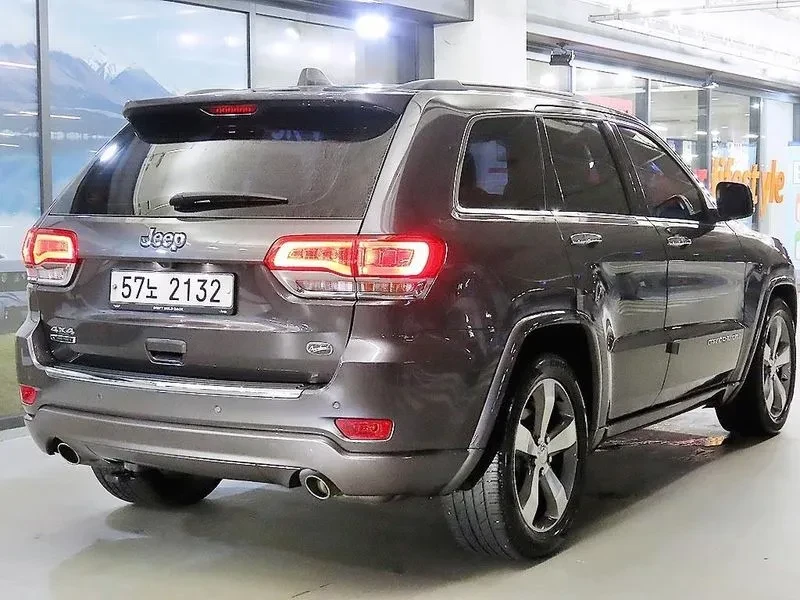 Jeep Cherokee 3.0 Diesel Overland Wk2, снимка 4 - Автомобили и джипове - 56112254