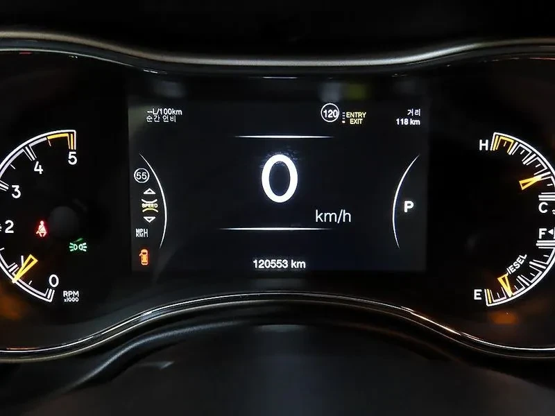Jeep Cherokee 3.0 Diesel Overland Wk2, снимка 9 - Автомобили и джипове - 56112254
