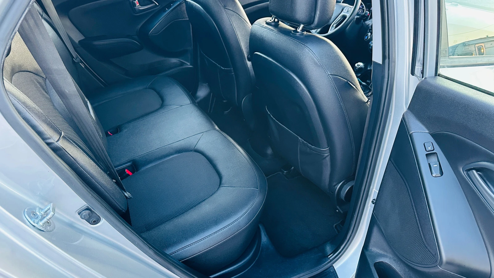 Hyundai IX35 1.7crdi-xpossib-нави-подгрев-кожа-камера-171000 км - изображение 9