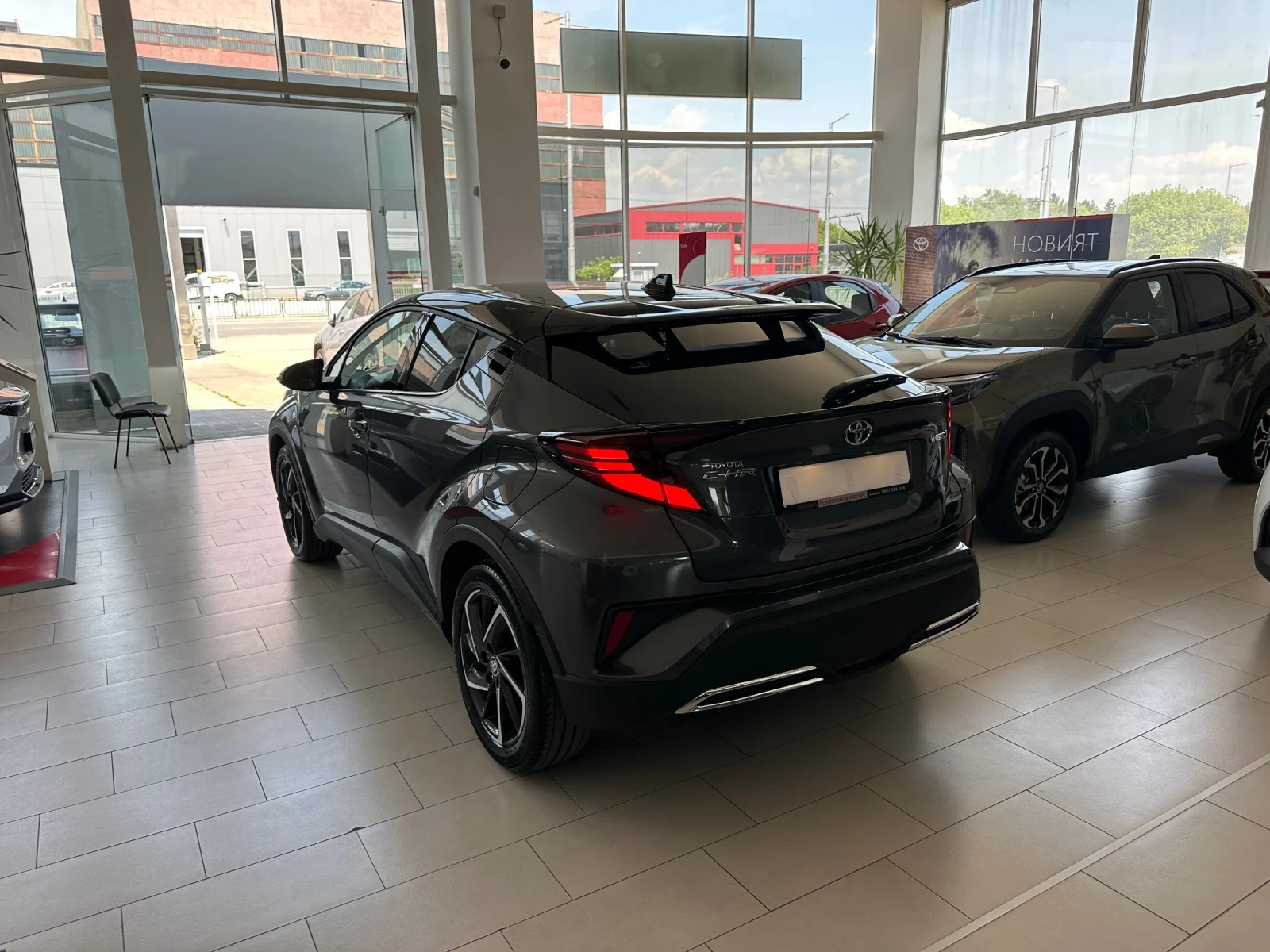 Toyota C-HR 2.0* GrSport - изображение 4