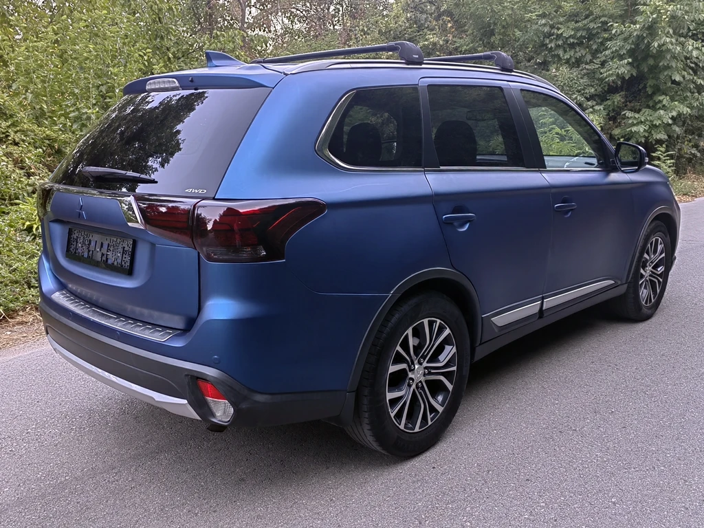 Mitsubishi Outlander 2.2D 4WD* Сервизна история* Един собств.* 7-местен - изображение 4