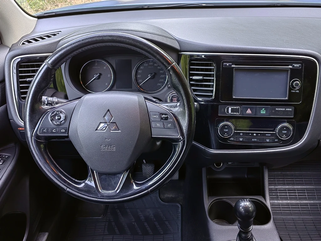 Mitsubishi Outlander 2.2D 4WD* Сервизна история* Един собств.* 7-местен - изображение 10