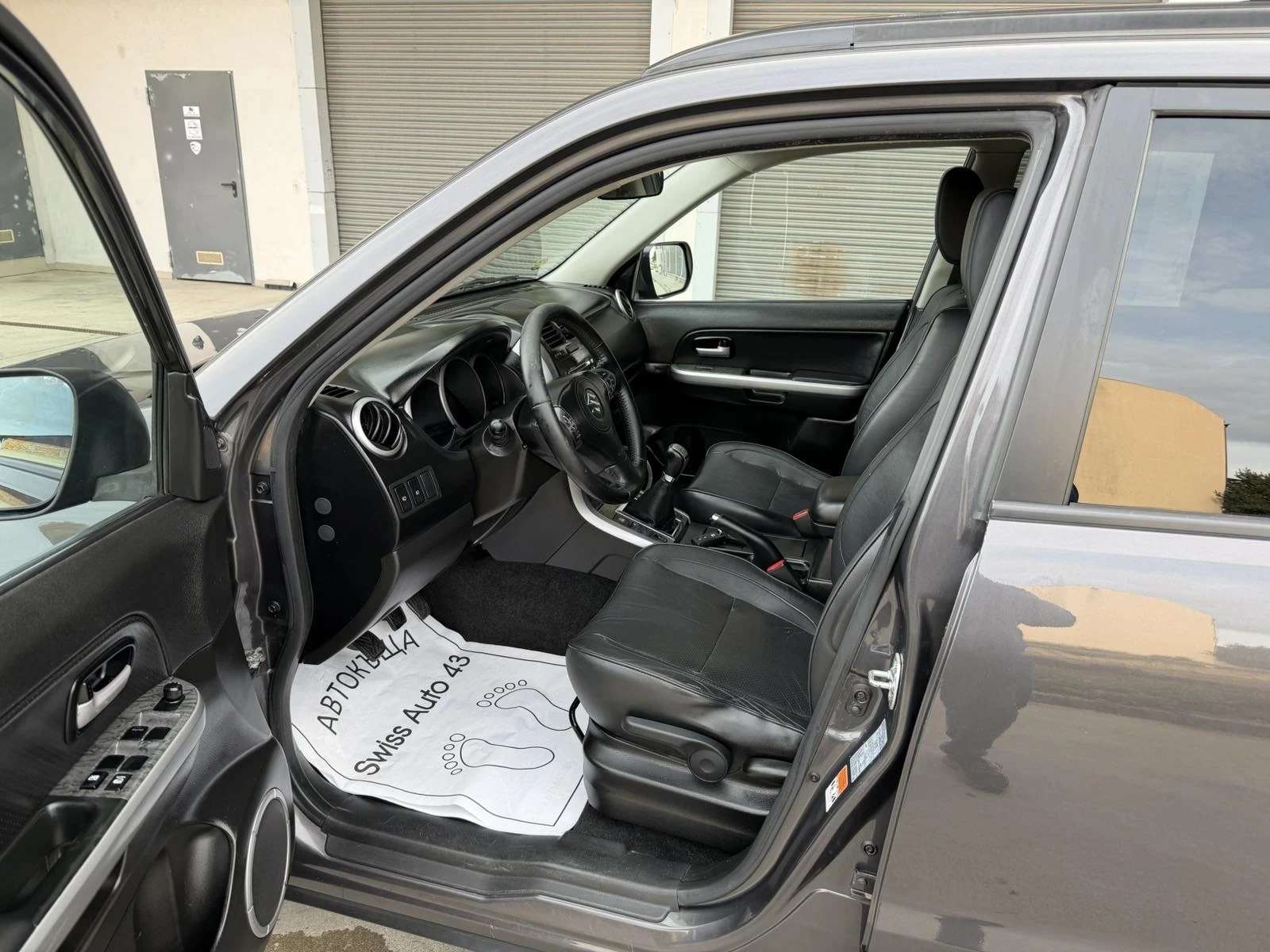 Suzuki Grand vitara 2.0i Swiss - изображение 9