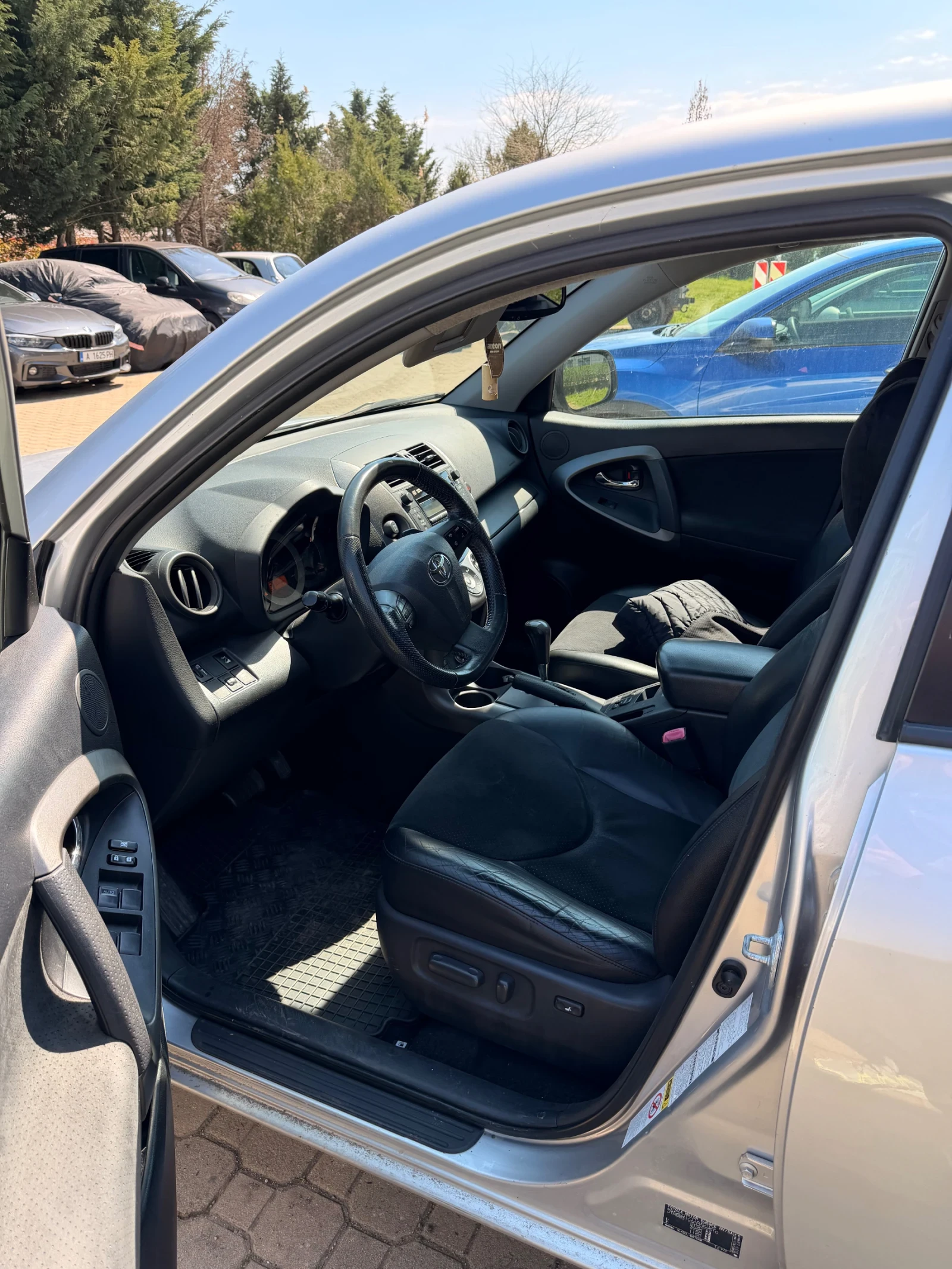 Toyota Rav4 2.2, 150 кс, автомат, снимка 4 - Автомобили и джипове - 53115430