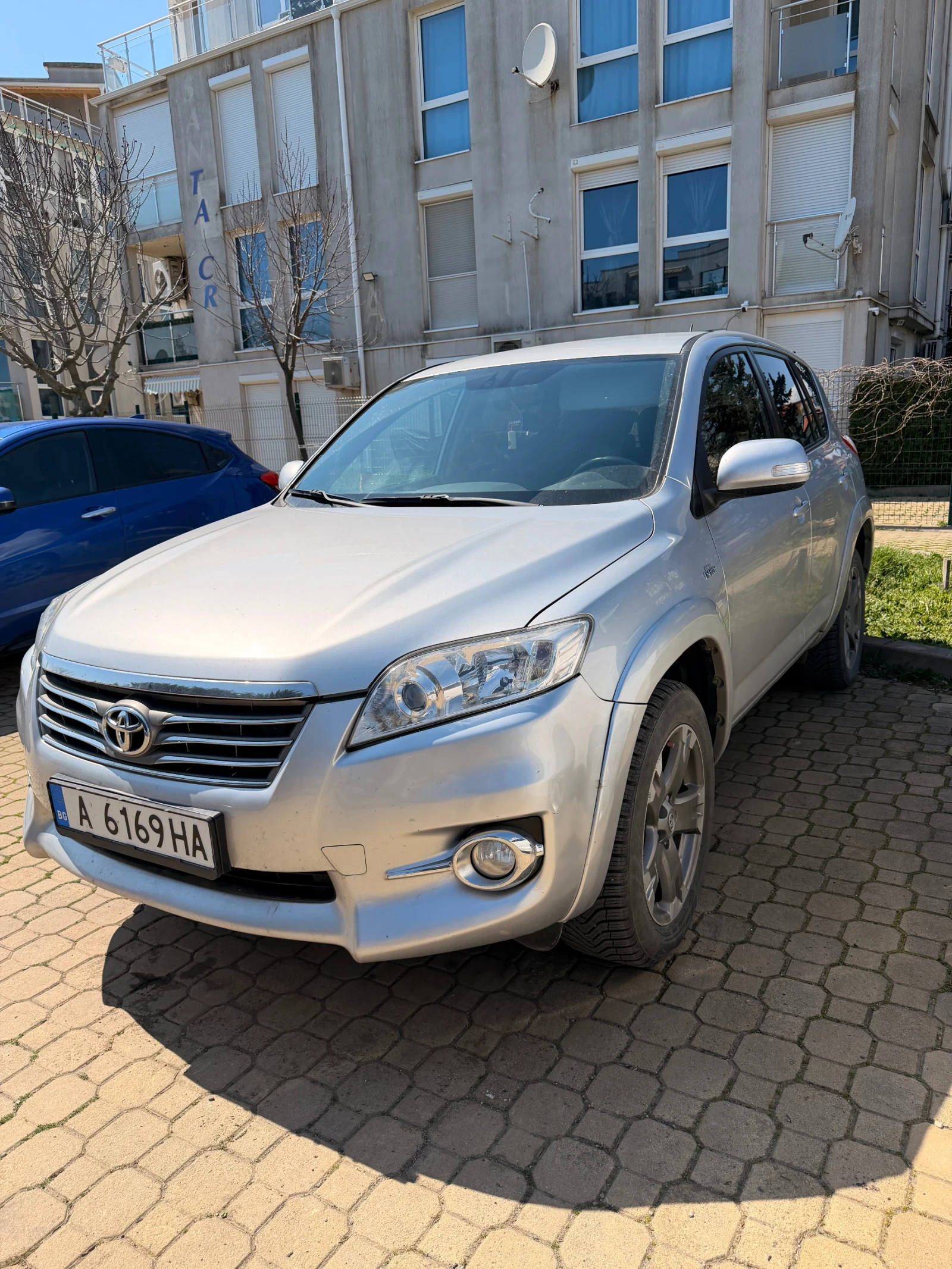 Toyota Rav4 2.2, 150 кс, автомат, снимка 2 - Автомобили и джипове - 53115430