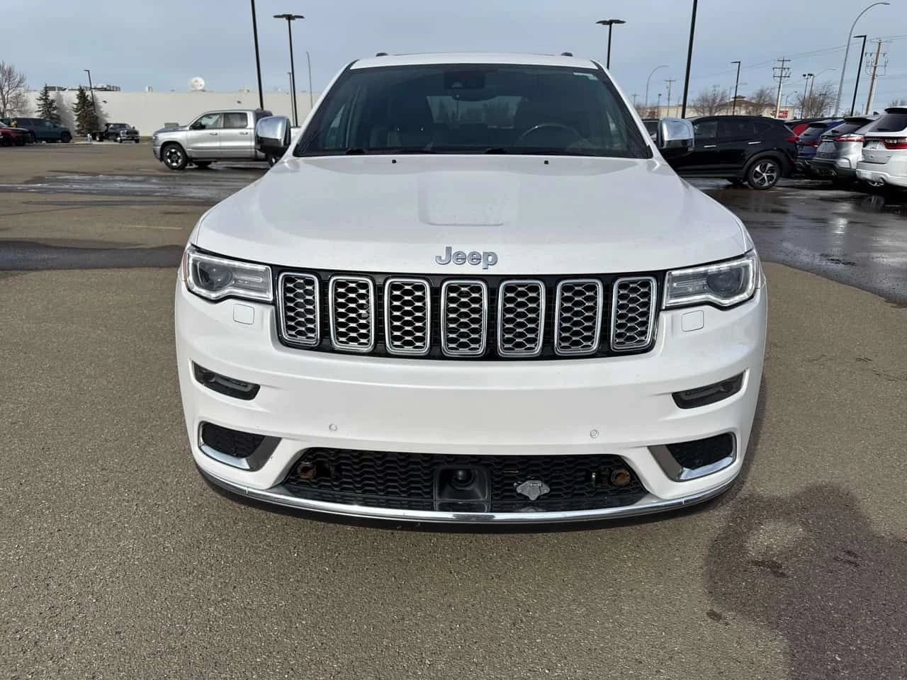 Jeep Grand cherokee Summit/CARFAX/ДИСТРОНИК/ПАНОРАМА/ТАБЛЕТИ, снимка 2 - Автомобили и джипове - 53746325