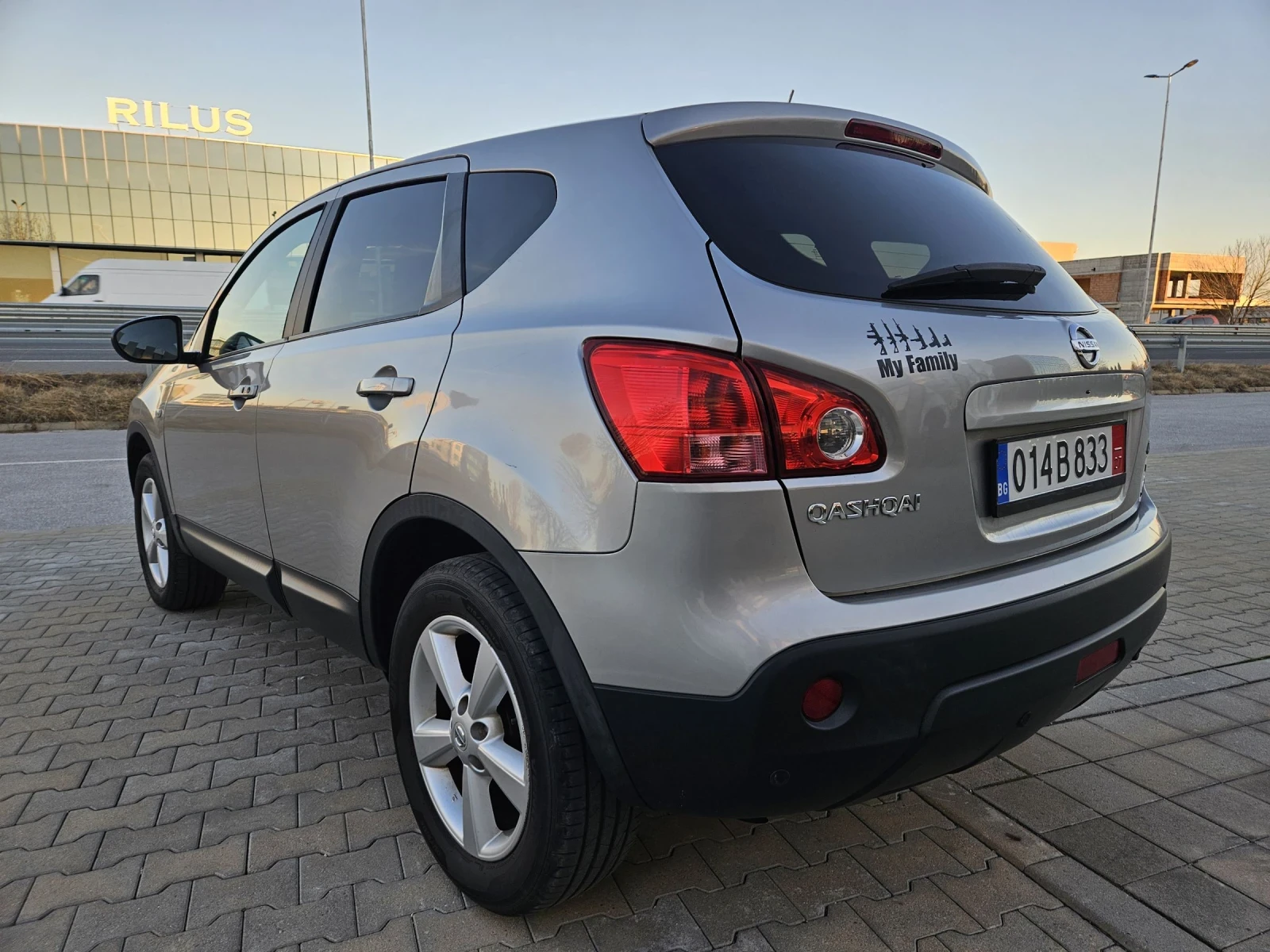 Nissan Qashqai 2.0i 4x4 SWISS EDITION , снимка 3 - Автомобили и джипове - 53782067