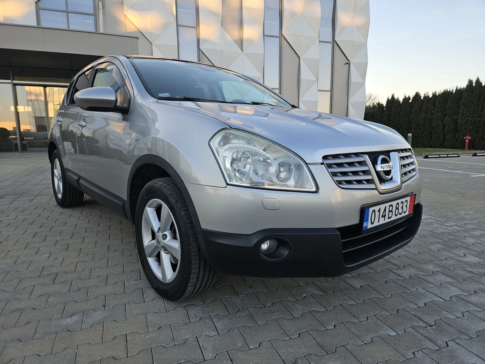 Nissan Qashqai 2.0i 4x4 SWISS EDITION , снимка 7 - Автомобили и джипове - 53782067