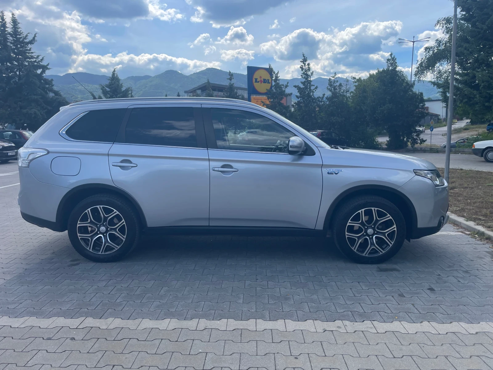 Mitsubishi Outlander, снимка 3 - Автомобили и джипове - 54980831