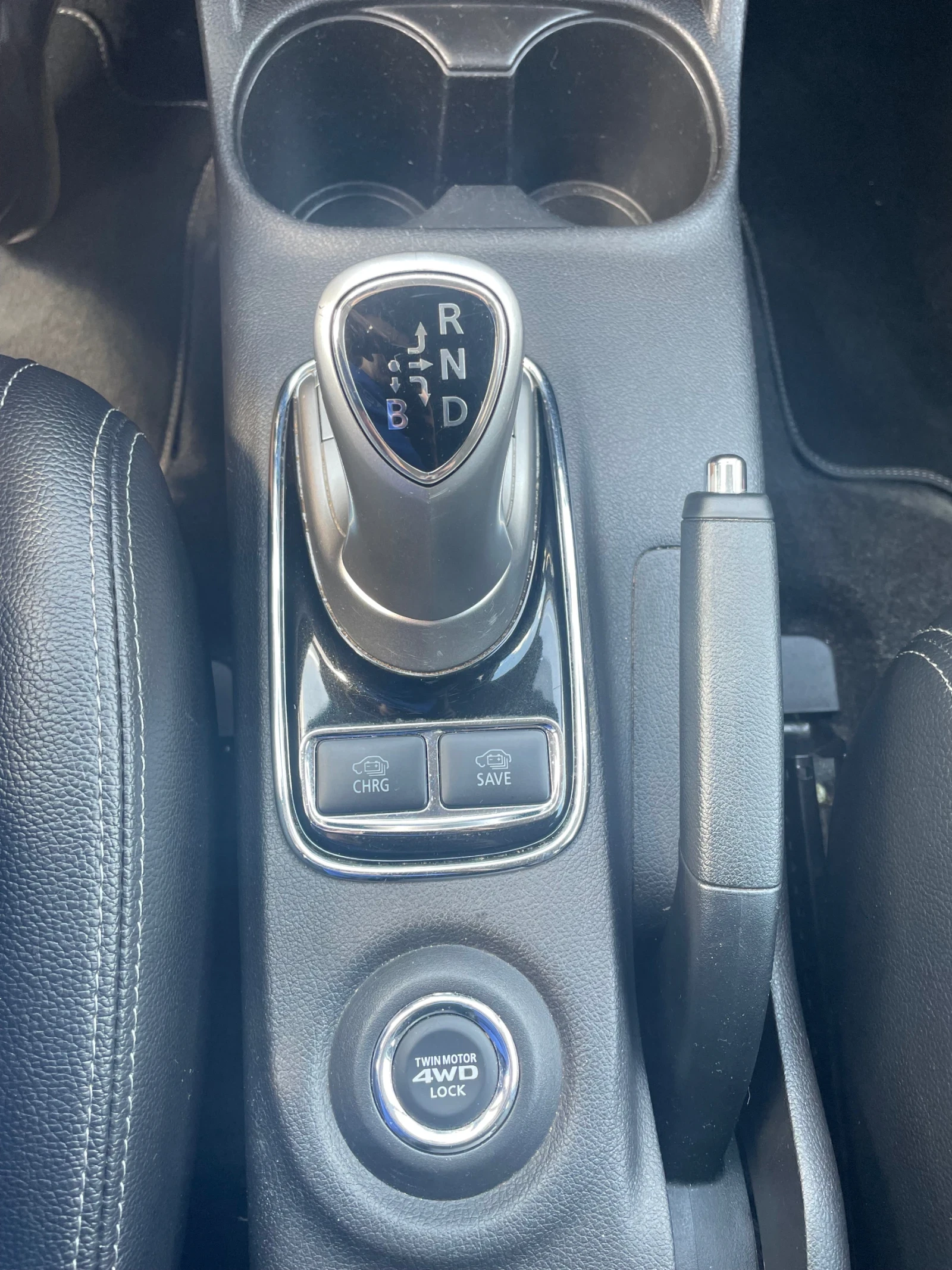 Mitsubishi Outlander, снимка 17 - Автомобили и джипове - 54980831