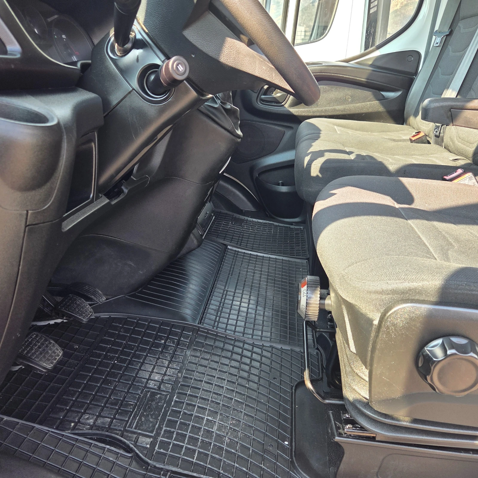 Iveco Daily 35S15 2.3 Euro 5, снимка 11 - Бусове и автобуси - 56658555