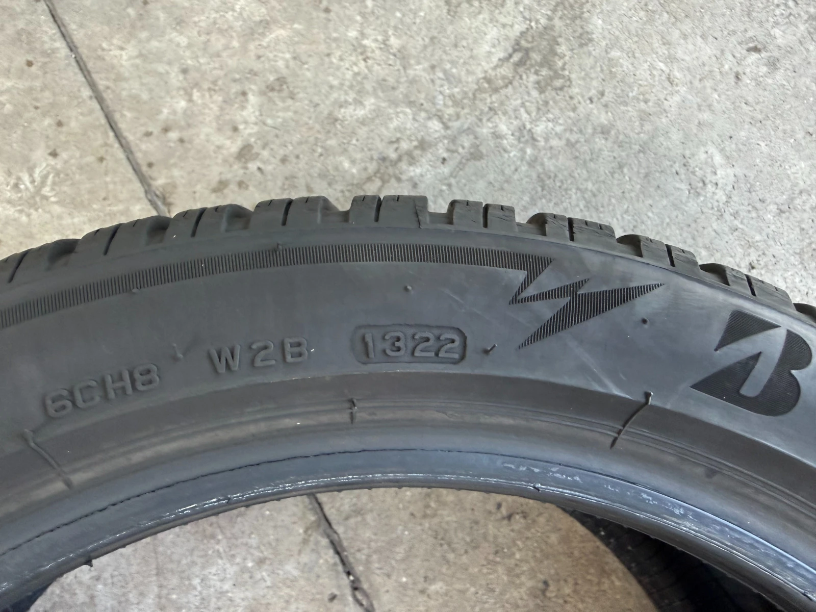 Гуми Зимни 225/45R17, снимка 8 - Гуми и джанти - 55832948