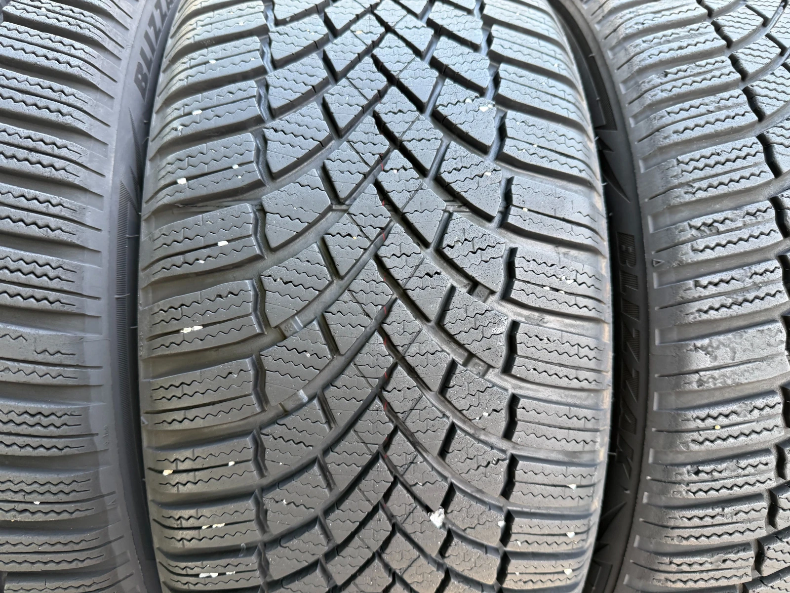 Гуми Зимни 225/45R17, снимка 6 - Гуми и джанти - 55832948