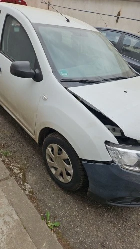 Dacia Sandero 1.0i климатик, снимка 3