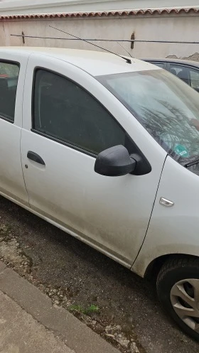 Dacia Sandero 1.0i климатик, снимка 2