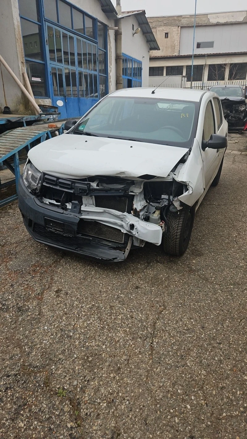 Dacia Sandero 1.0i климатик, снимка 1 - Автомобили и джипове - 37157475