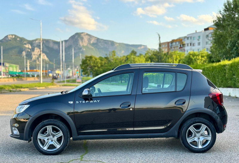 Dacia Sandero 0.9i~STEPWAY~26000km!, снимка 8 - Автомобили и джипове - 45943630