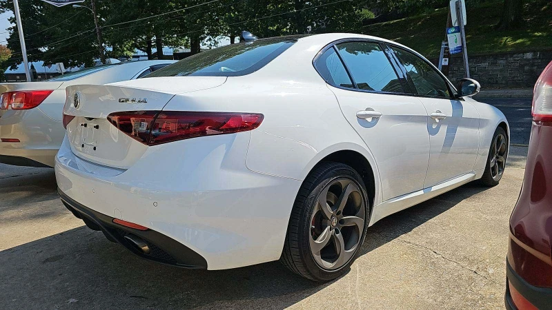 Alfa Romeo Giulia AWD, снимка 4 - Автомобили и джипове - 47259246