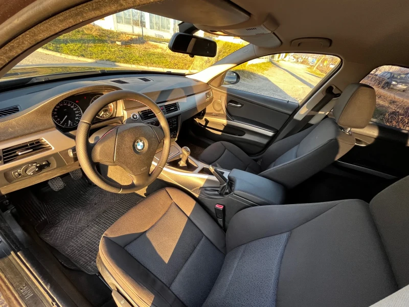 BMW 320 d 6ск. перфектна , снимка 5 - Автомобили и джипове - 49411570