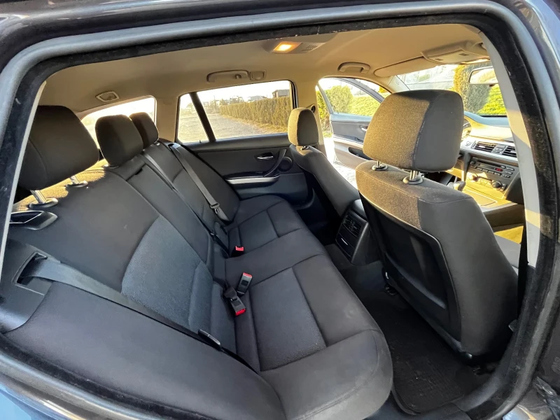 BMW 320 d 6ск. перфектна , снимка 8 - Автомобили и джипове - 49411570