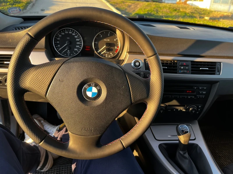 BMW 320 d 6ск. перфектна , снимка 9 - Автомобили и джипове - 49411570
