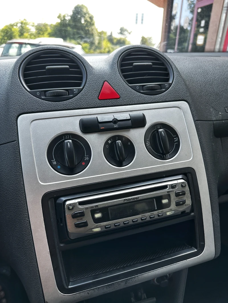 VW Caddy 1.9TDI/ КЛИМА, снимка 8 - Автомобили и джипове - 51890746