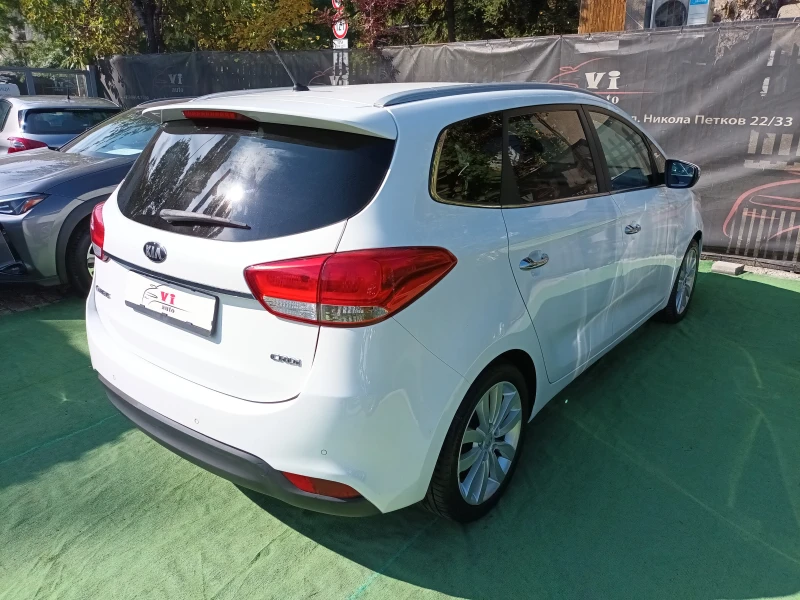 Kia Carens 7 места/Автомат, снимка 4 - Автомобили и джипове - 52066050