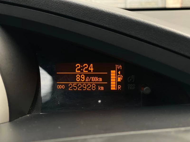 Toyota Verso, снимка 2 - Автомобили и джипове - 52372817