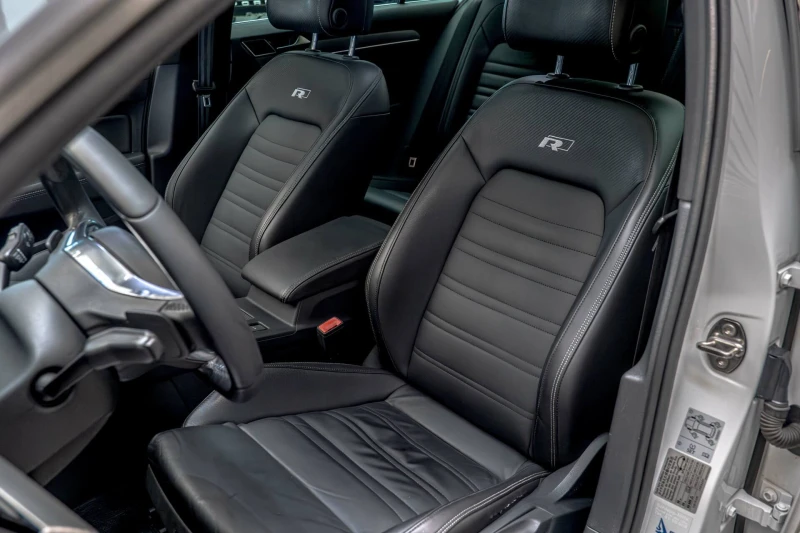 VW Passat 4Motion/R-Line/DSG/PDC/F1/FULL LED/Подгрев, снимка 8 - Автомобили и джипове - 52908658