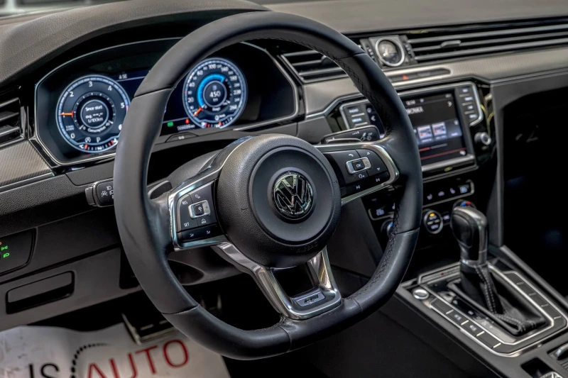VW Passat 4Motion/R-Line/DSG/PDC/F1/FULL LED/Подгрев, снимка 7 - Автомобили и джипове - 52908658