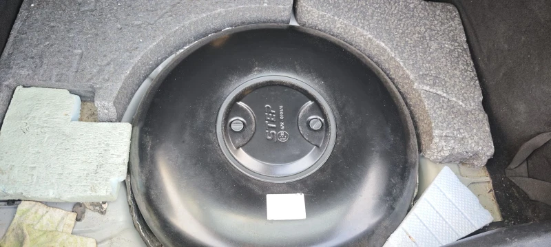 Ford Focus 2.0 i, снимка 12 - Автомобили и джипове - 53405507