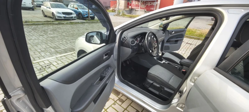 Ford Focus 2.0 i, снимка 6 - Автомобили и джипове - 53405507