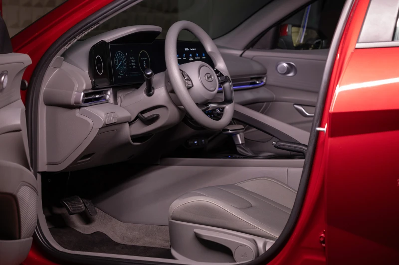 Hyundai Elantra * Apple CarPlay/Android Auto* Remote Start Engine*, снимка 7 - Автомобили и джипове - 53425758