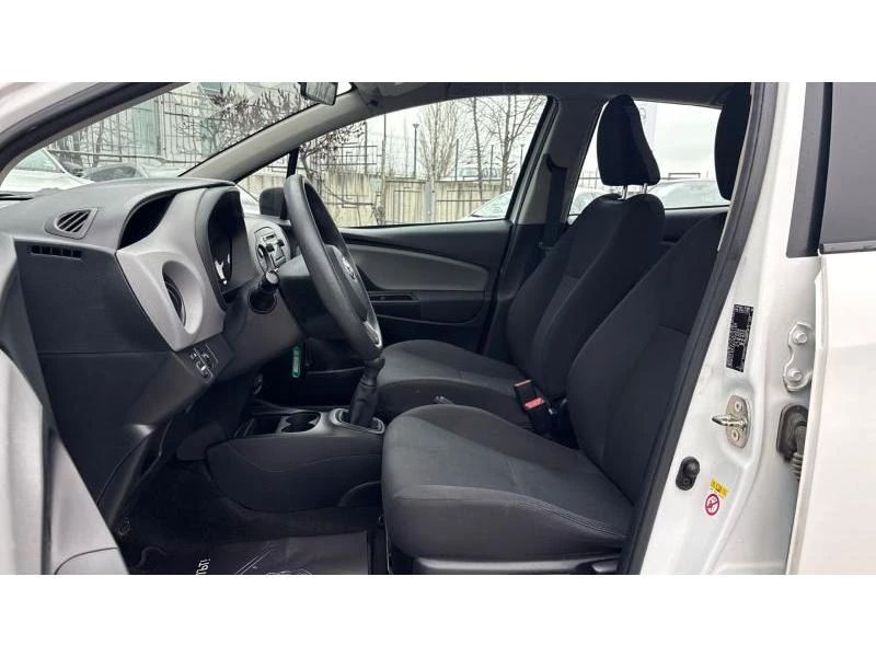 Toyota Yaris 1.0 VVT-I 5MT CREA, снимка 11 - Автомобили и джипове - 53462964