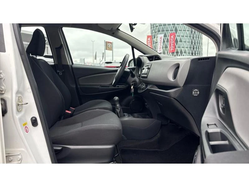 Toyota Yaris 1.0 VVT-I 5MT CREA - изображение 6
