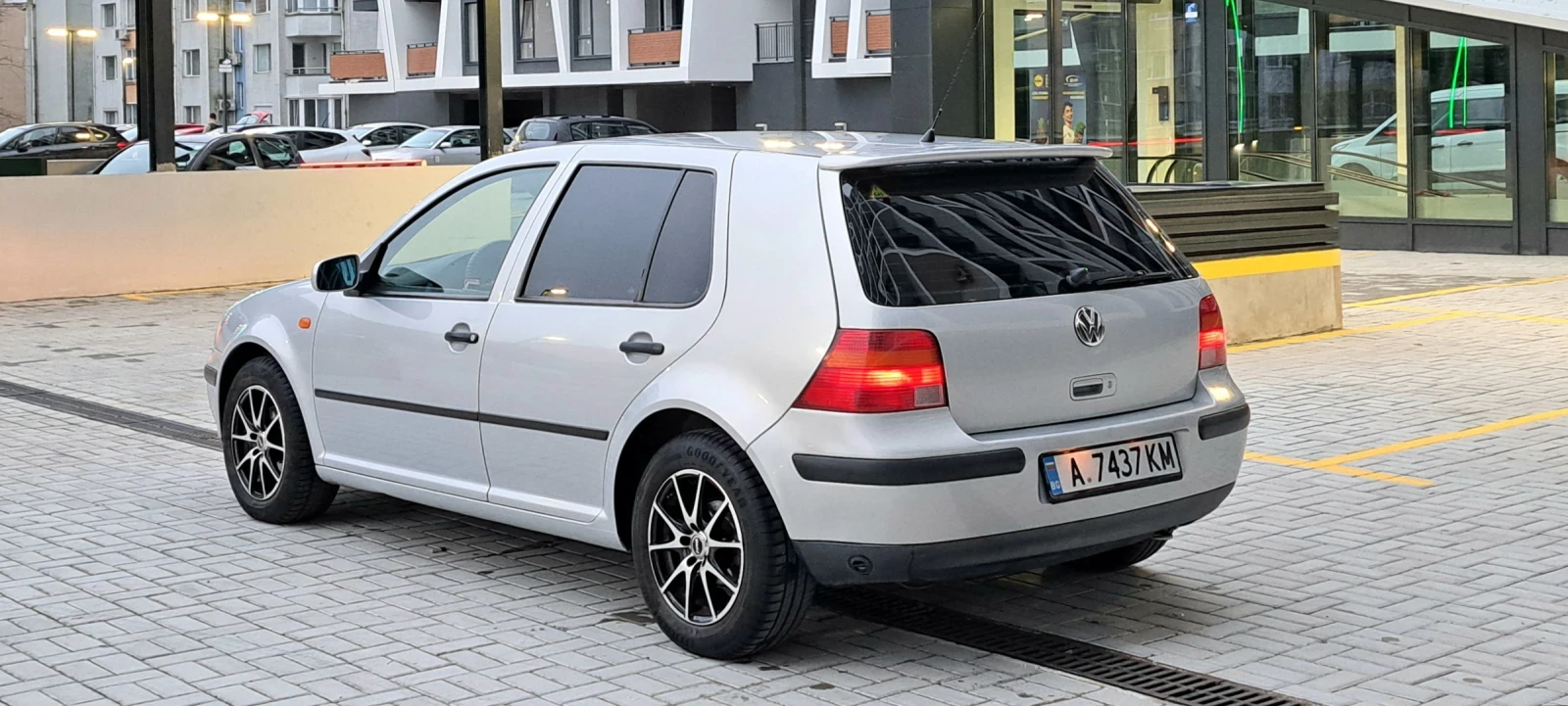 VW Golf 1.6SR/101КС/ГАЗ/БЕНЗИН - изображение 2