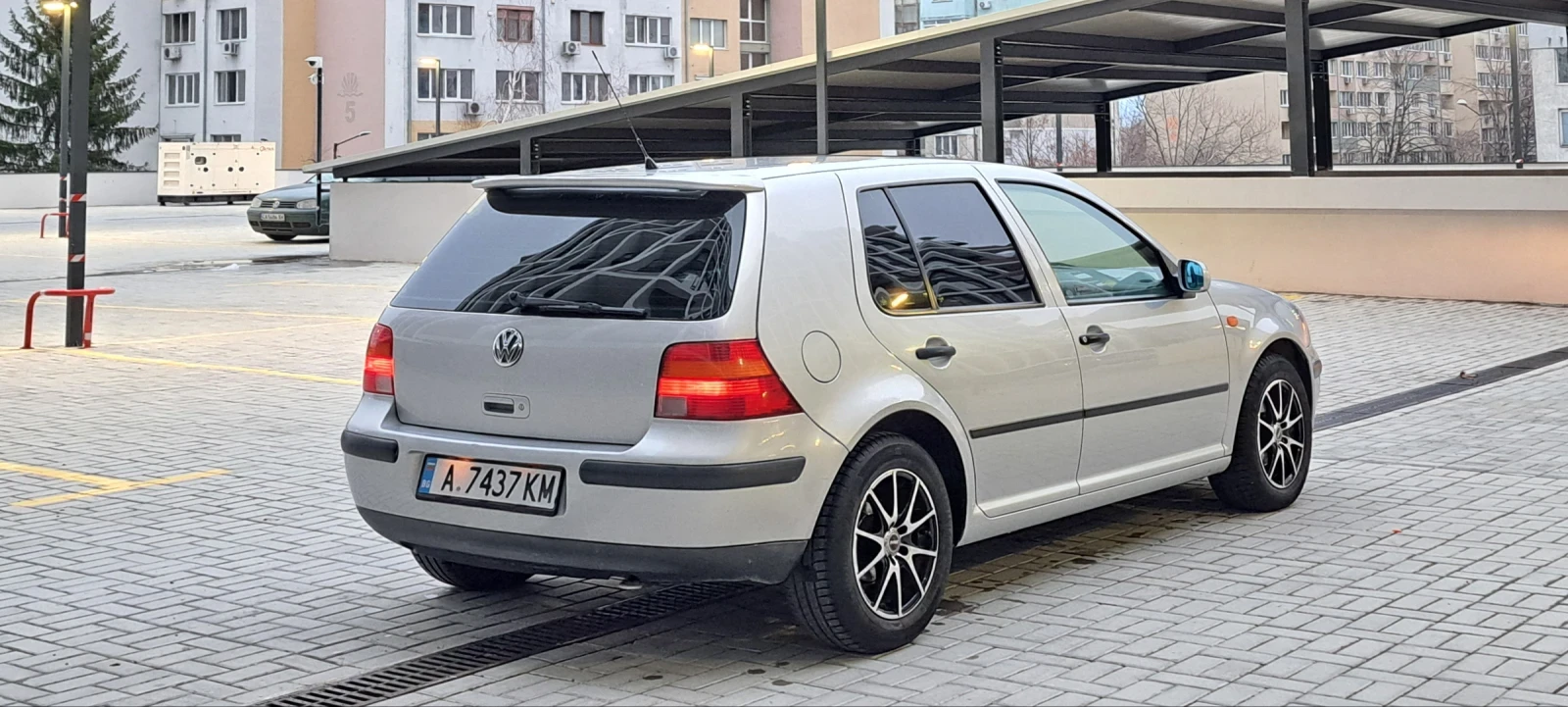 VW Golf 1.6SR/101КС/ГАЗ/БЕНЗИН - изображение 3