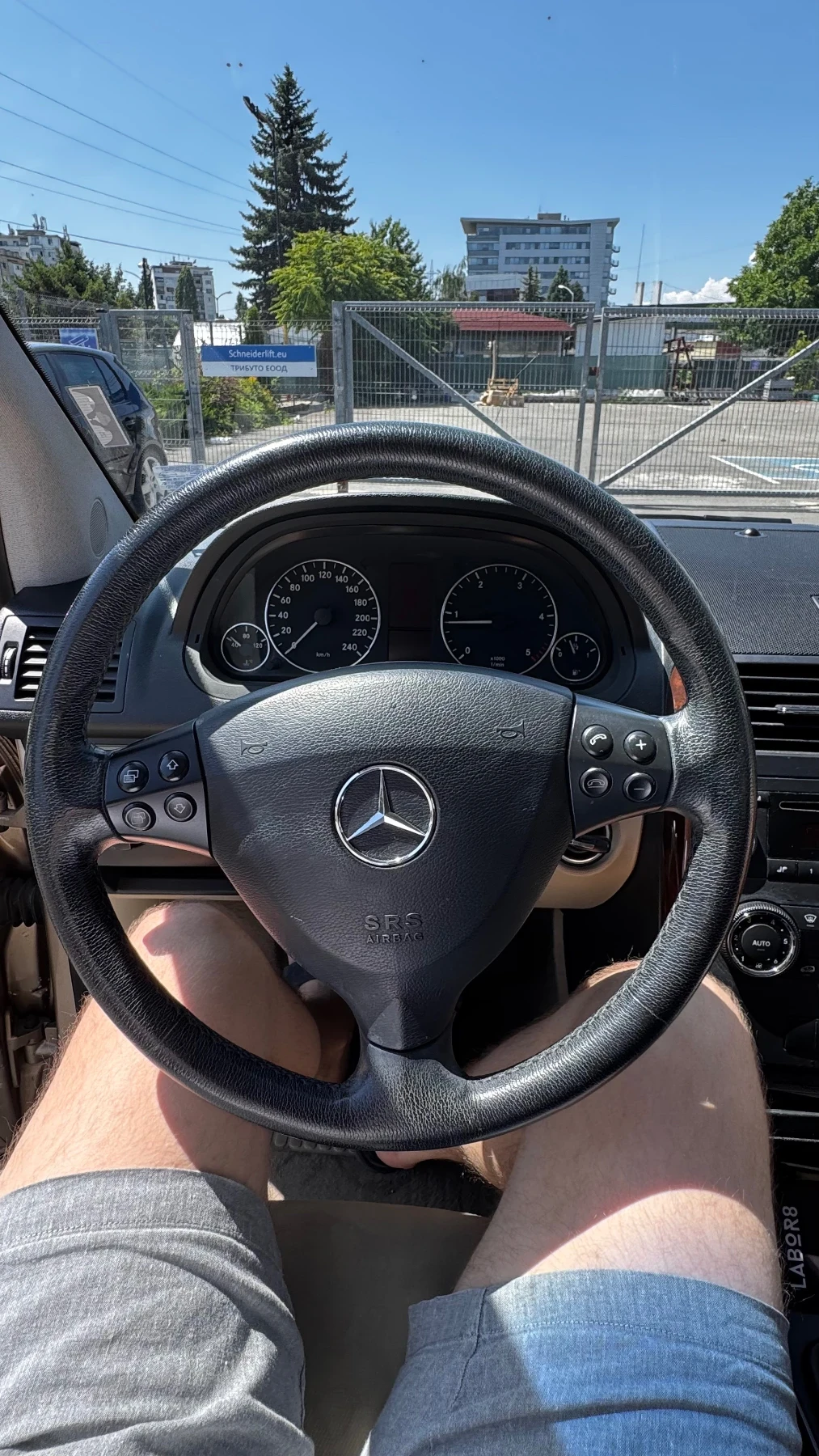 Mercedes-Benz A 180  - изображение 8