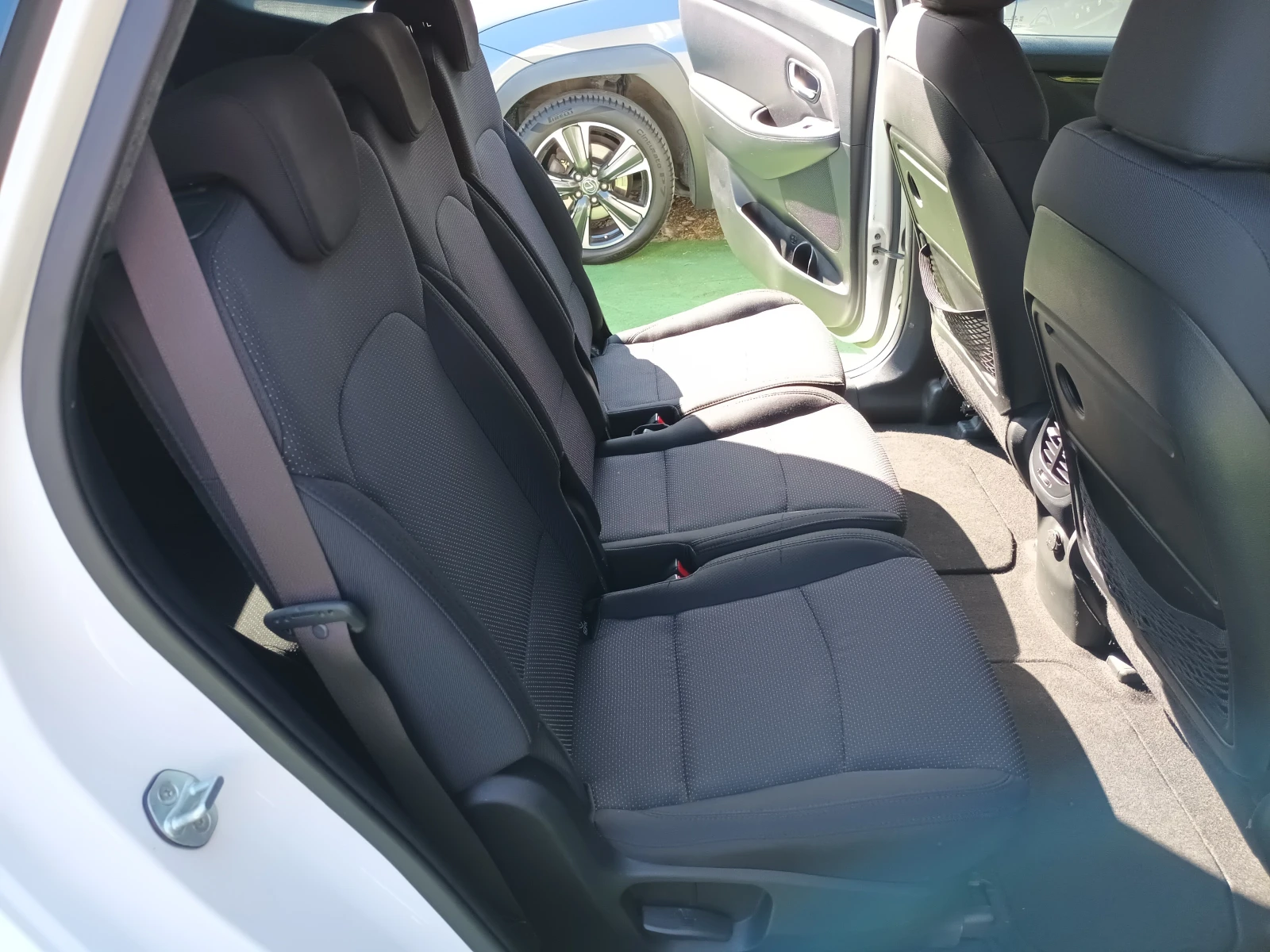 Kia Carens 7 места/Автомат - изображение 9