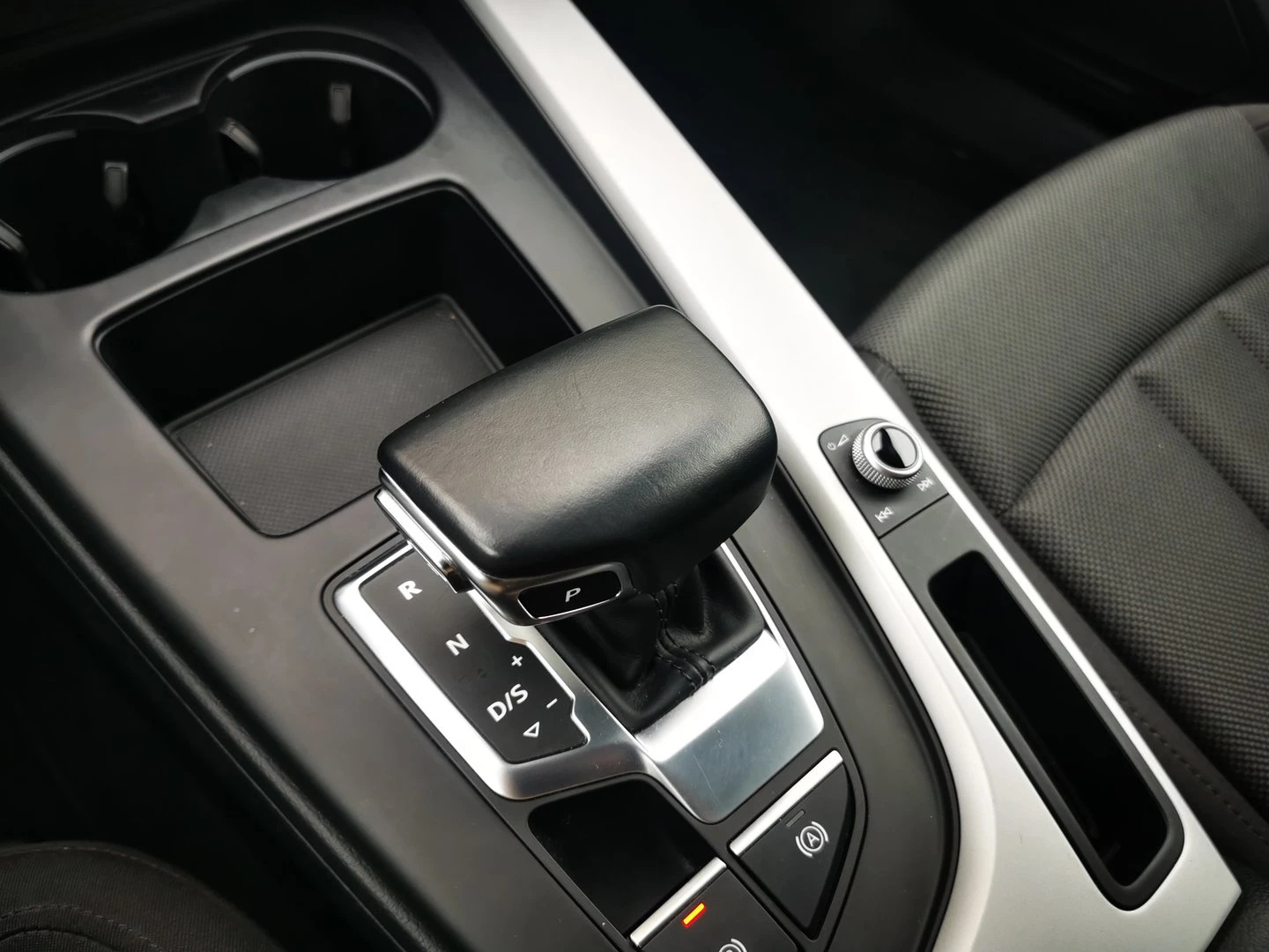 Audi A4 advanced 45 TFSI quattro - изображение 10