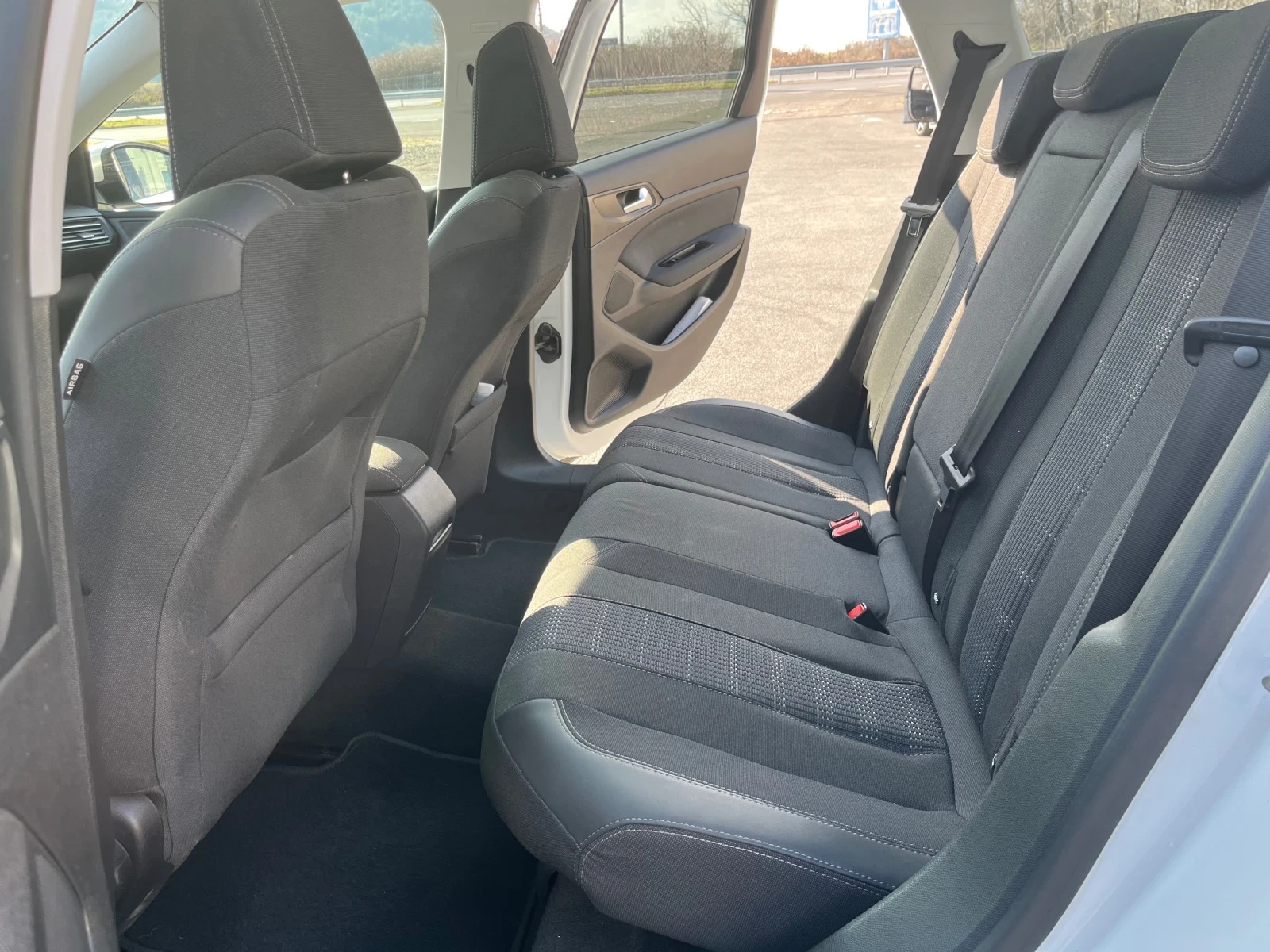 Peugeot 308 SW 1.5 BlueHDI, снимка 11 - Автомобили и джипове - 53735895