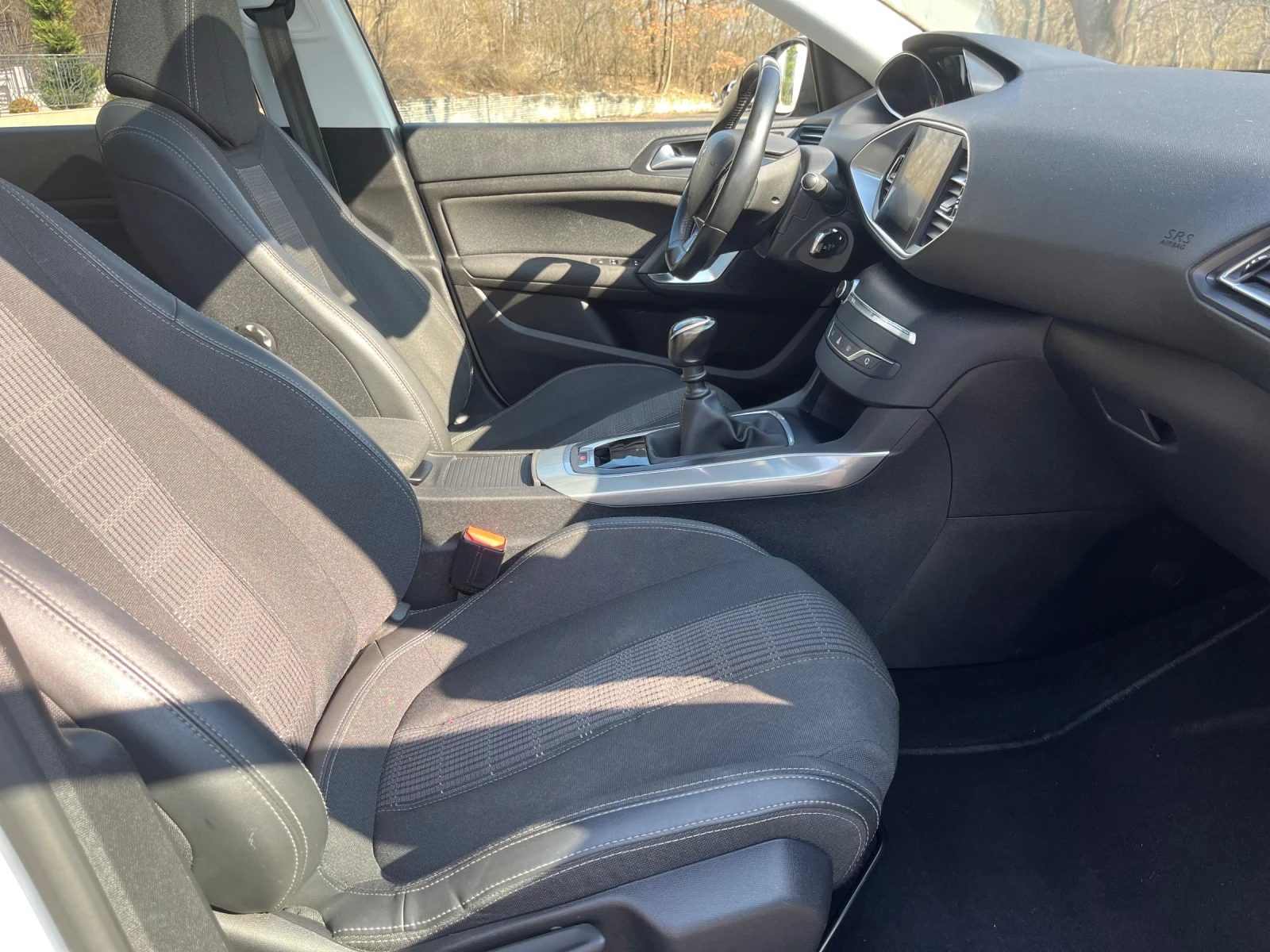 Peugeot 308 SW 1.5 BlueHDI, снимка 9 - Автомобили и джипове - 53735895