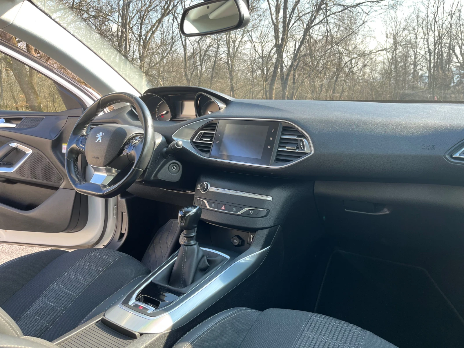 Peugeot 308 SW 1.5 BlueHDI, снимка 8 - Автомобили и джипове - 53735895