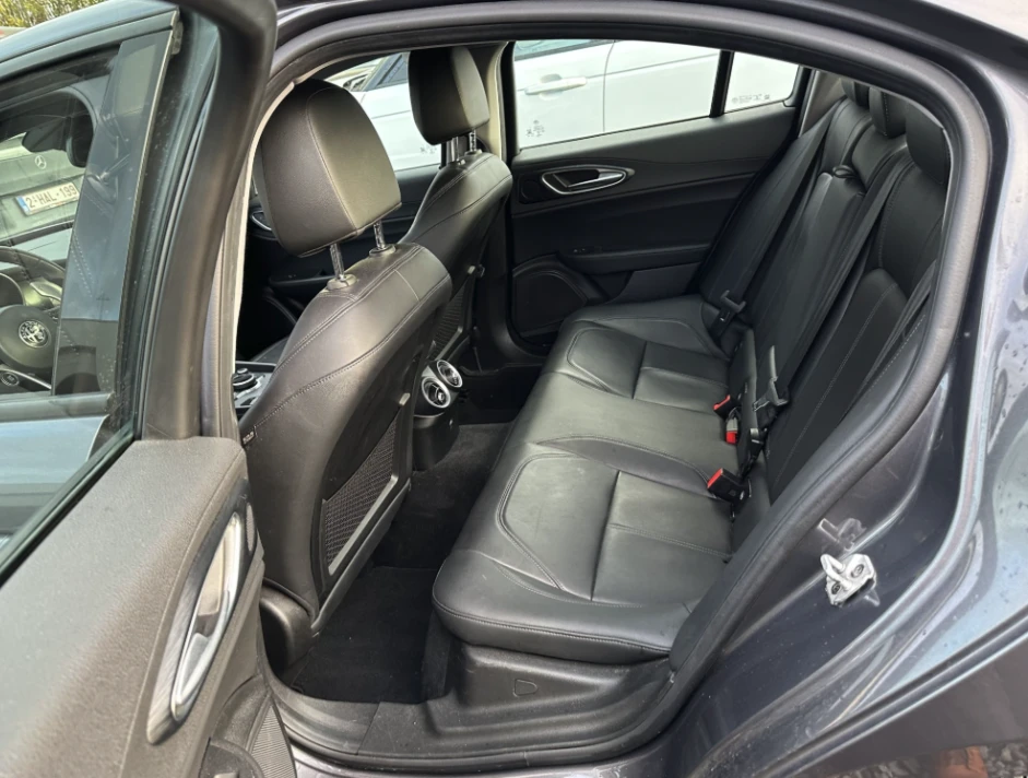 Alfa Romeo Giulia 2.2 JTDm Super, снимка 6 - Автомобили и джипове - 53801174