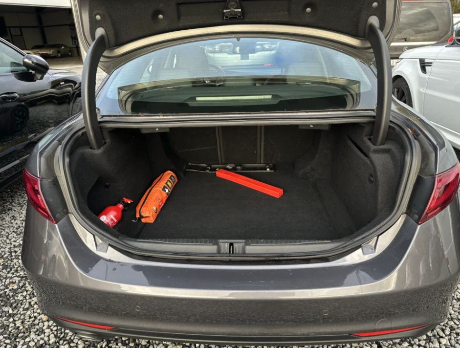 Alfa Romeo Giulia 2.2 JTDm Super, снимка 8 - Автомобили и джипове - 53801174