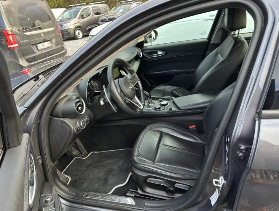 Alfa Romeo Giulia 2.2 JTDm Super, снимка 7 - Автомобили и джипове - 53801174