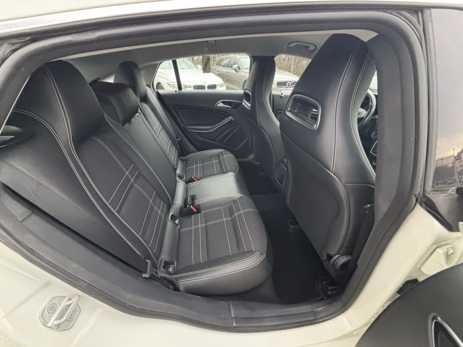 Mercedes-Benz CLA 200 2.2 CDI, снимка 11 - Автомобили и джипове - 53969953