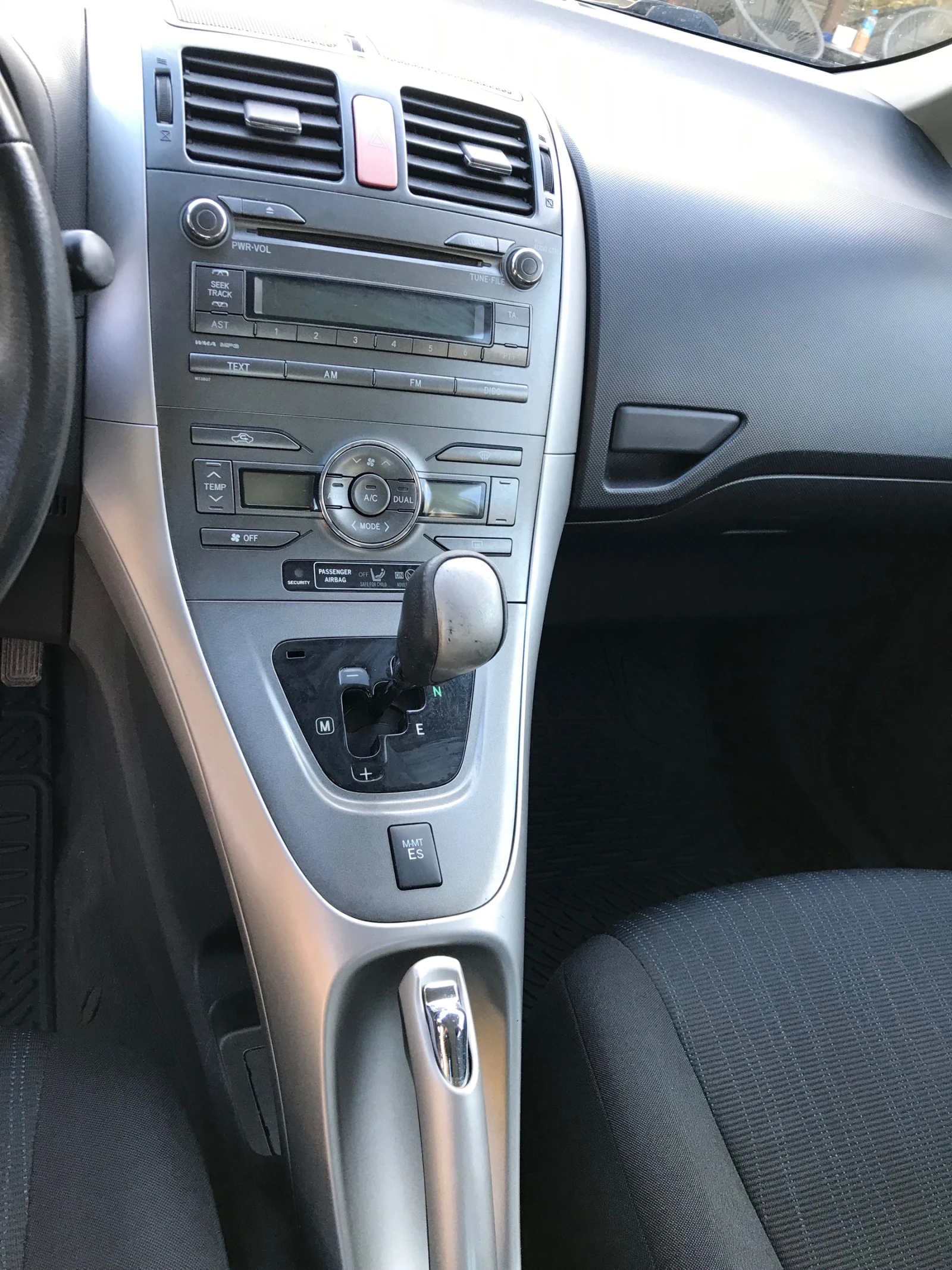 Toyota Auris 1, 4D-4D, 90k.АВТОМАТ., снимка 8 - Автомобили и джипове - 54113072