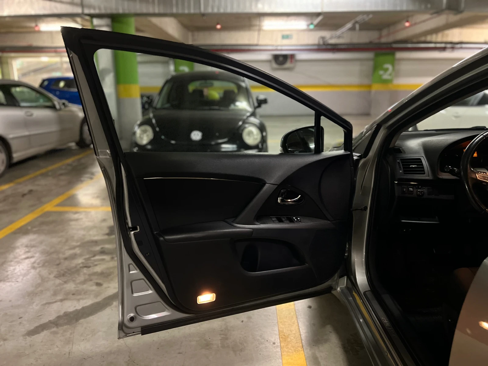 Toyota Avensis Toyota Avensis T27, снимка 8 - Автомобили и джипове - 54151450