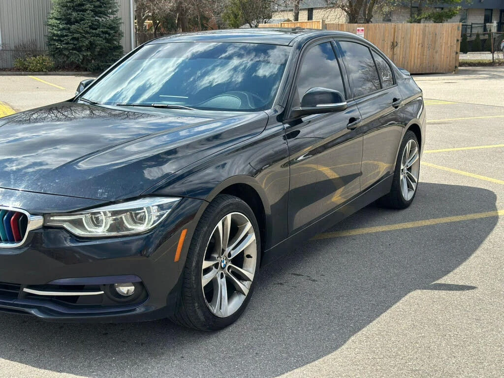 BMW 330 i xDrive Sedan AWD